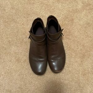 Used Brown Naturalizer Booties